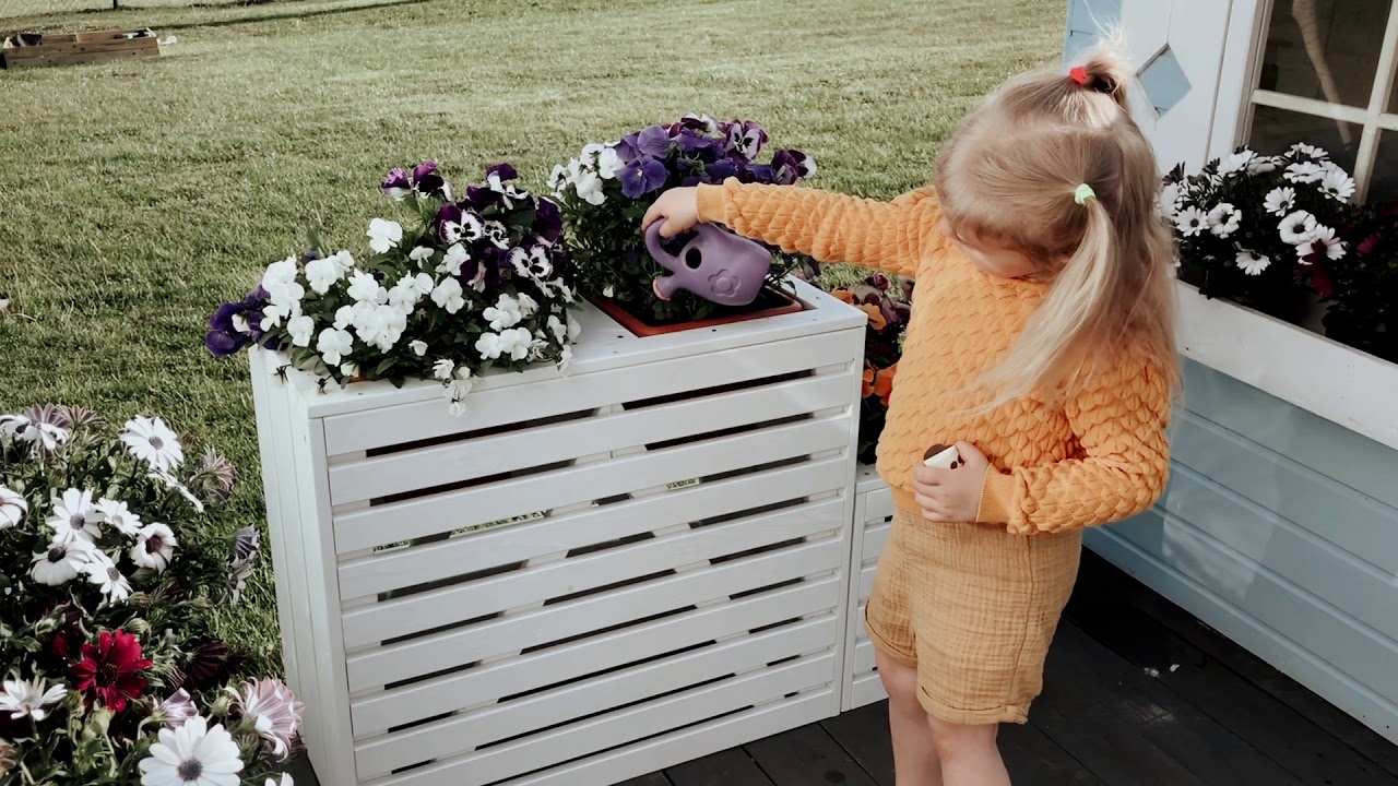 4IQ - mediniai gėlių vazonai