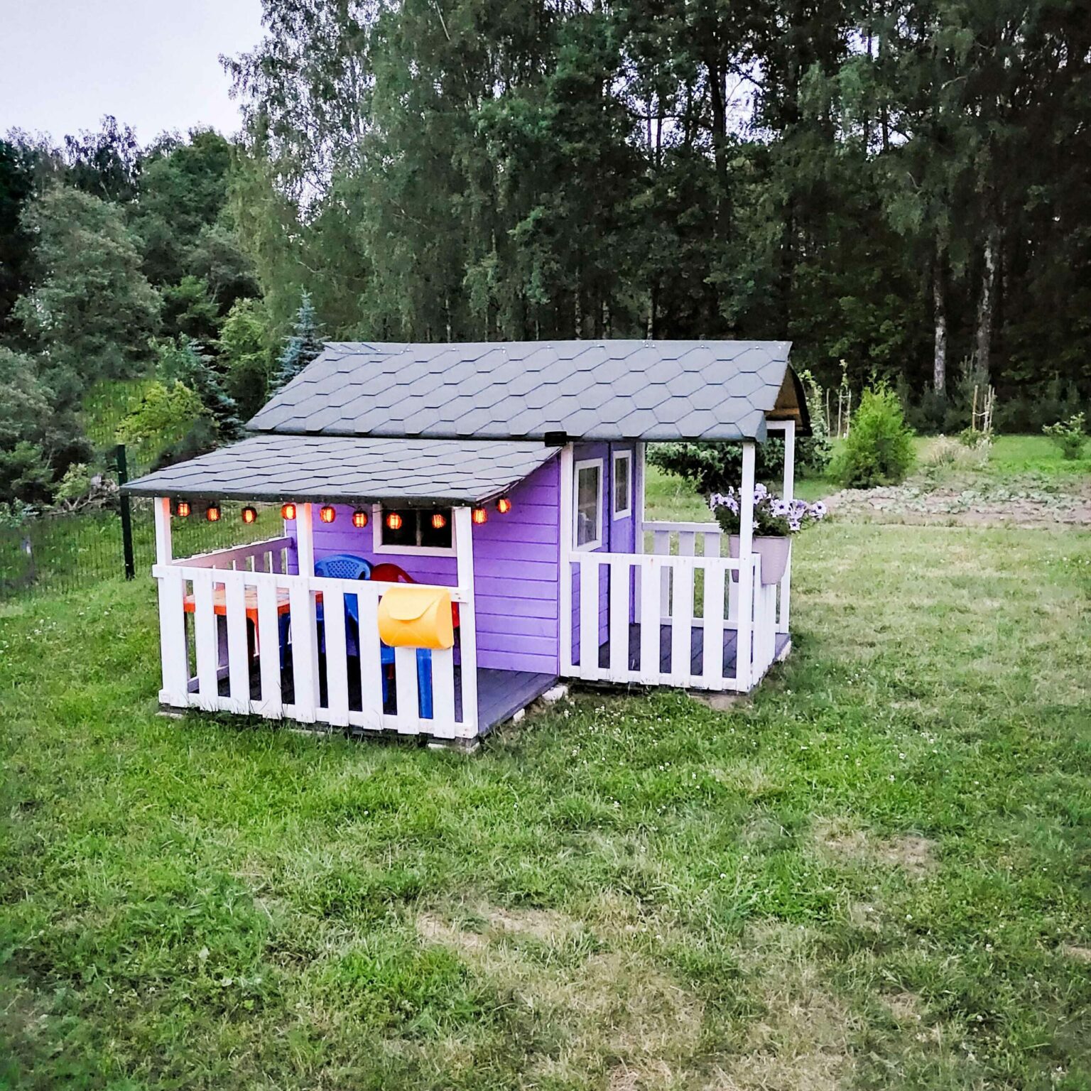 Monikos šeimynos nameliai „Koriukas“ ir „Riešutėlis“
