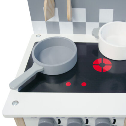 Medinė vaikiška virtuvėlė „Kajus”