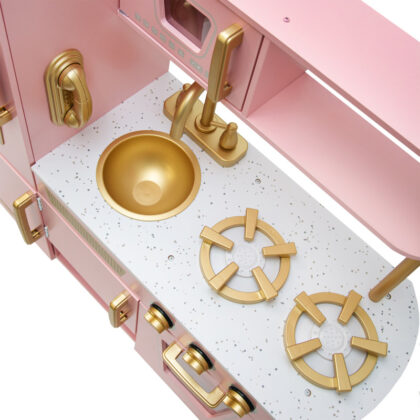 Medinė vaikiška virtuvėlė „Šarlotė”