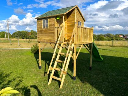 Medinis vaikų žaidimų namelis "Didysis Gandriukas" - Image 4