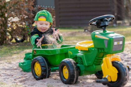 Minamas triratis traktorius su priekaba, John Deere, žalias