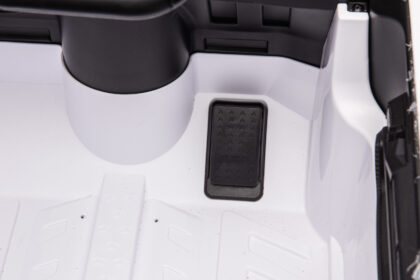 Vaikiškas elektromobilis "Audi SQ8" - Image 10